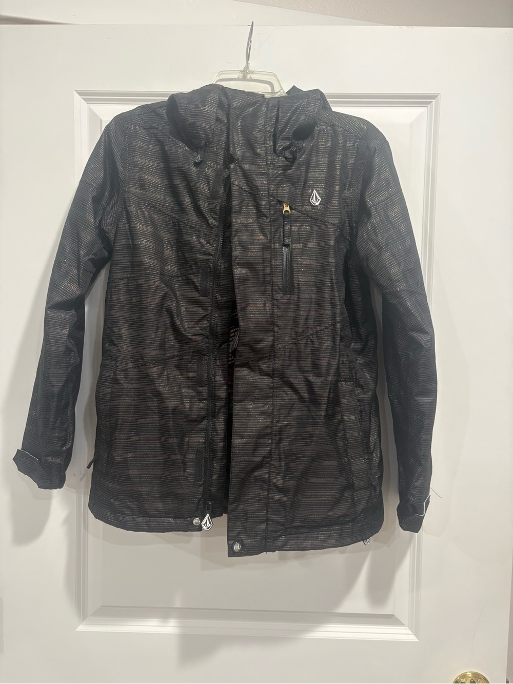 Volcom Women's Black Hooded Ski Jacket with Subtle Stripe Pattern